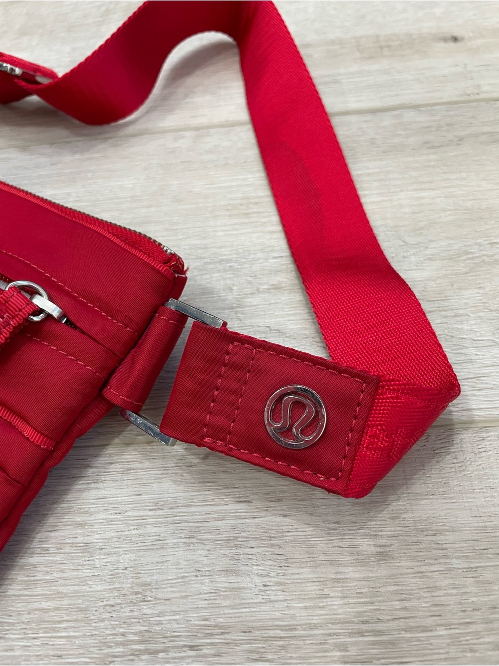 LULULEMON Travel Pooch VII Fanny Pack Waist Bag Dog Walking Hiking Pouch Red - Picture 11 of 12